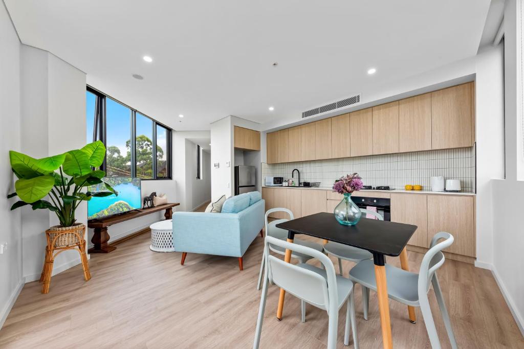 Dapur atau dapur kecil di Elegant and modern Style Apartments for long term tenants in Dulwich hill