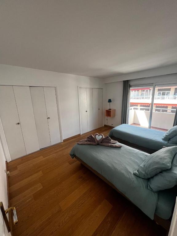 Posedenie v ubytovaní Top-of-range appartment of 90m2 & 20m2 of sunny terrace, 2min from sea