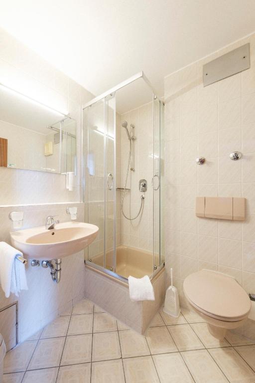 Koupelna v ubytování Hotel Flora Möhringen