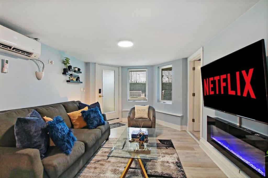 Apartment 2BR Modern and Cozy Apt Logan Square Pet Friendly, Chicago, USA