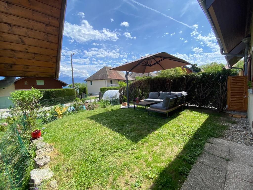Zahrada ubytování Appartement au calme avec vue sur les montagnes.