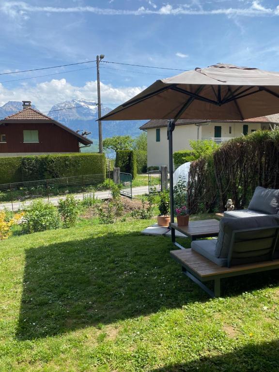 Zahrada ubytování Appartement au calme avec vue sur les montagnes.