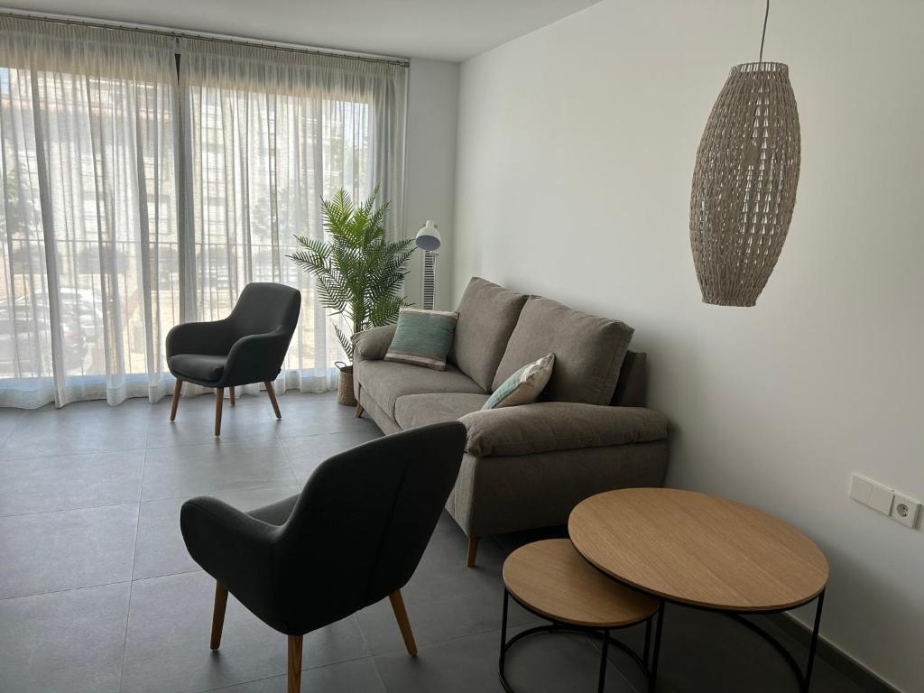 Posedenie v ubytovaní El Centre, 3 habitacions, 2 banys i cuina