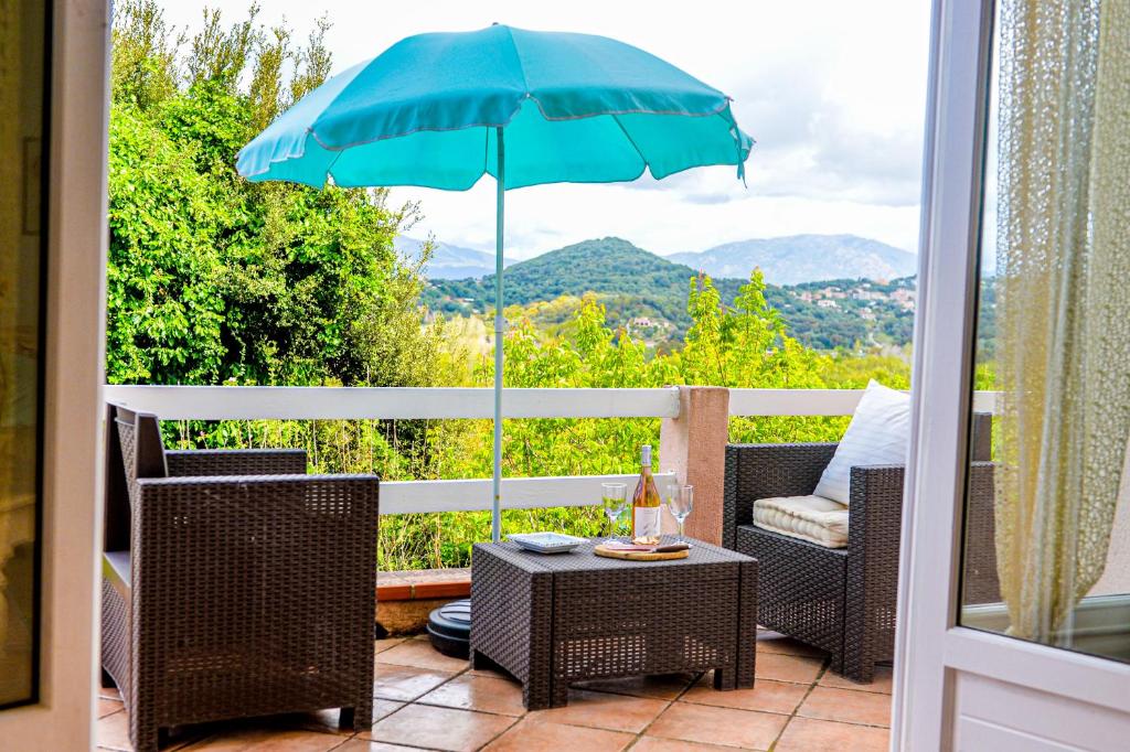 Zdjęcie z galerii obiektu Josie - Bas de villa, Clim, Jardins - Porticcio w mieście Porticcio