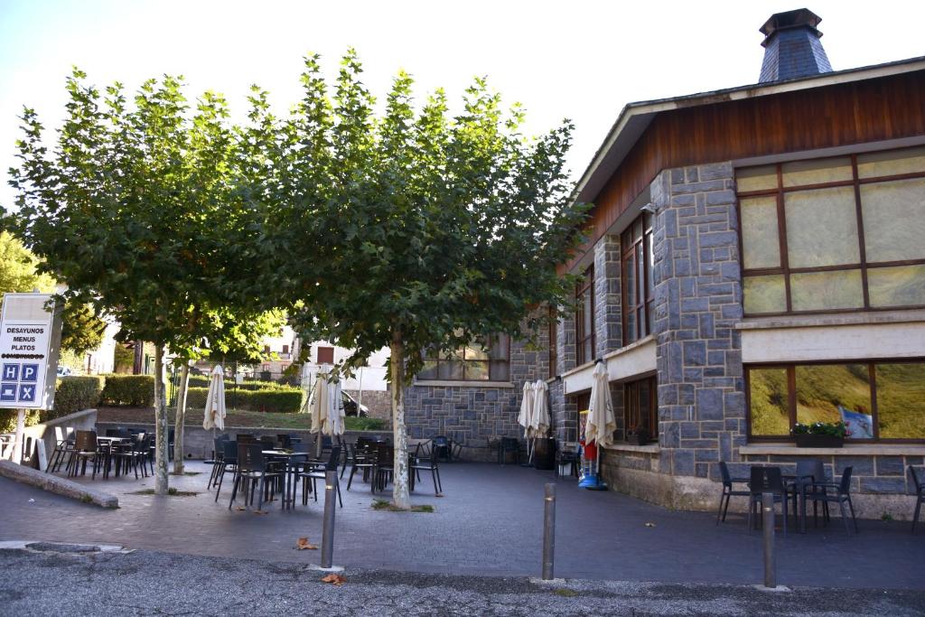 Hotel y Apartamentos SNÖ Isaba Booking}