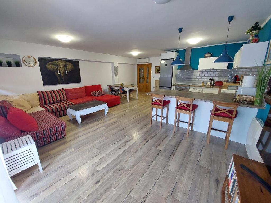 Family apartment Andrea, Alaquas – Updated 2023 Prices