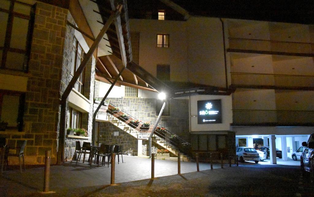 Budova, kde se aparthotel nachází