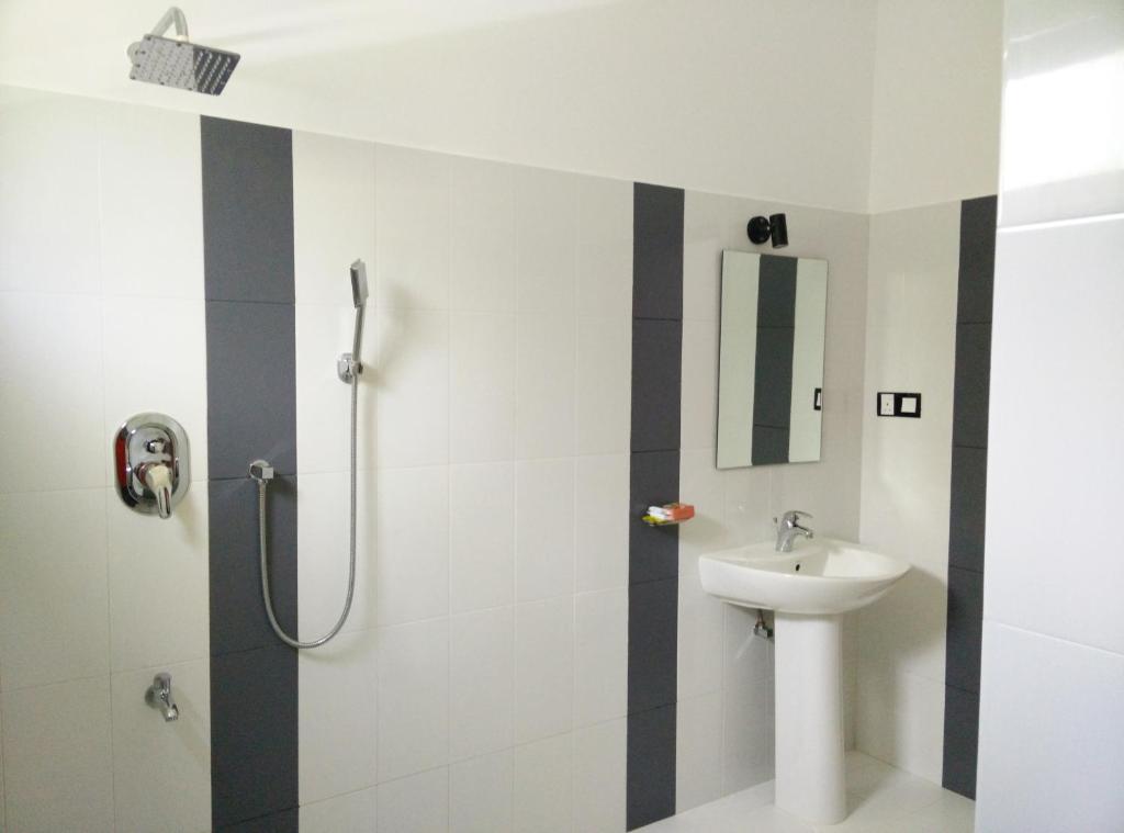 Blue Turtle Hotel - 13