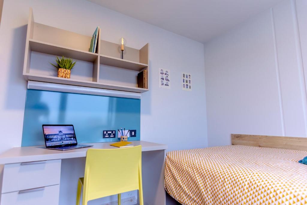 Postel nebo postele na pokoji v ubytování Heyday Student Accommodation