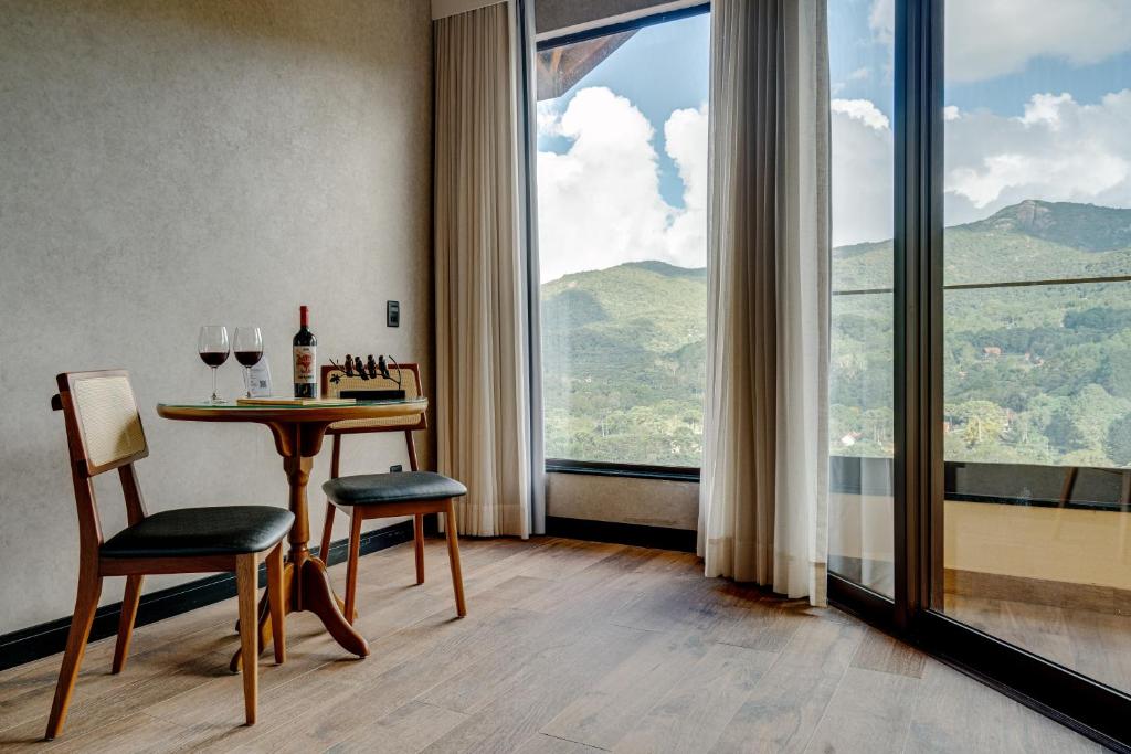 Mejores Hoteles en Monteverde, Costa Rica 455709142