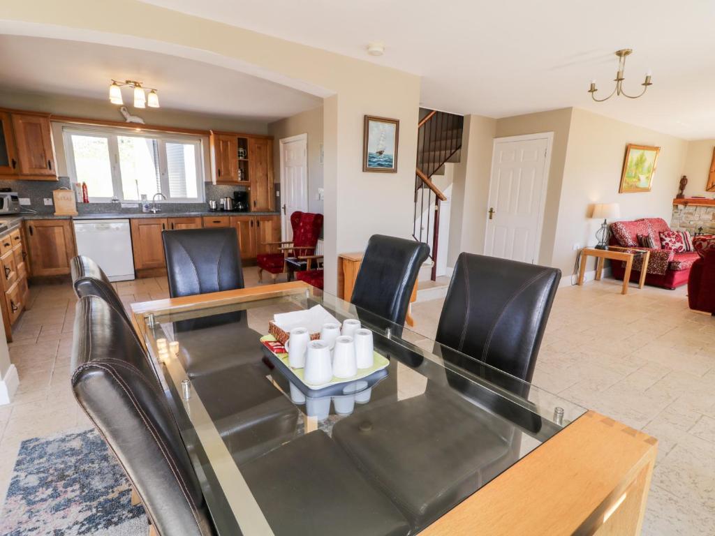 Kuchyň nebo kuchyňský kout v ubytování Inverbeg Cottage 1