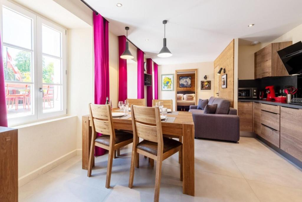 Η κουζίνα ή μικρή κουζίνα στο HIMALAYA Annecy Rent Lodge