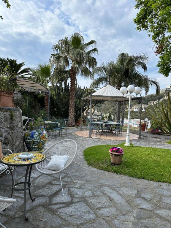 Фотография из галереи Esclusiva Luxury Villa con giardino в Искье