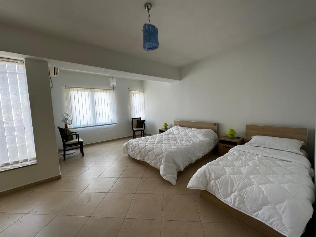 Apartment near lake and castle - Image 8