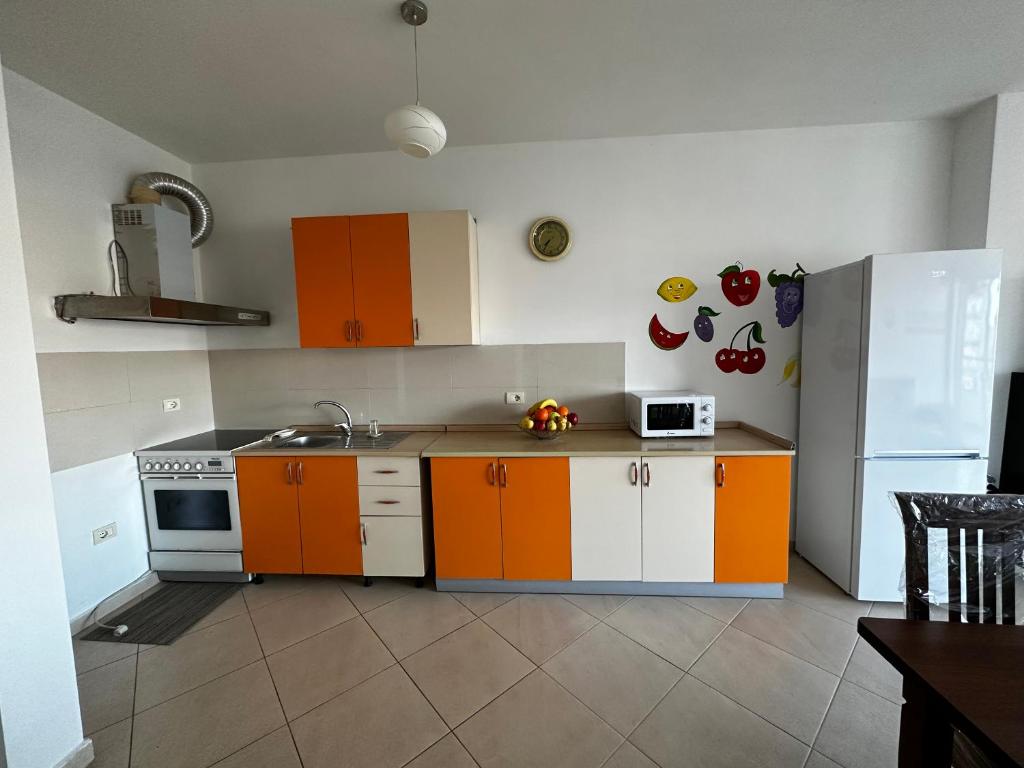 Apartment near lake and castle - Image 7