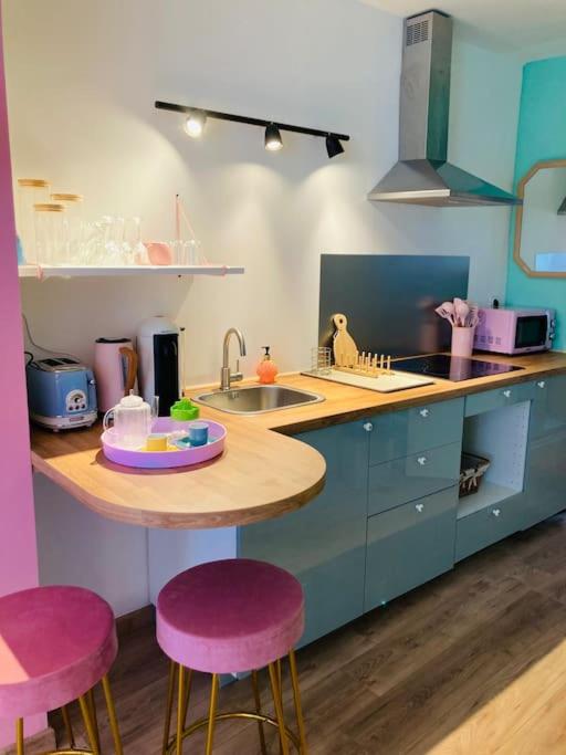 Dapur atau dapur kecil di Barbapappart - Un studio coloré dans le centre de Rouen