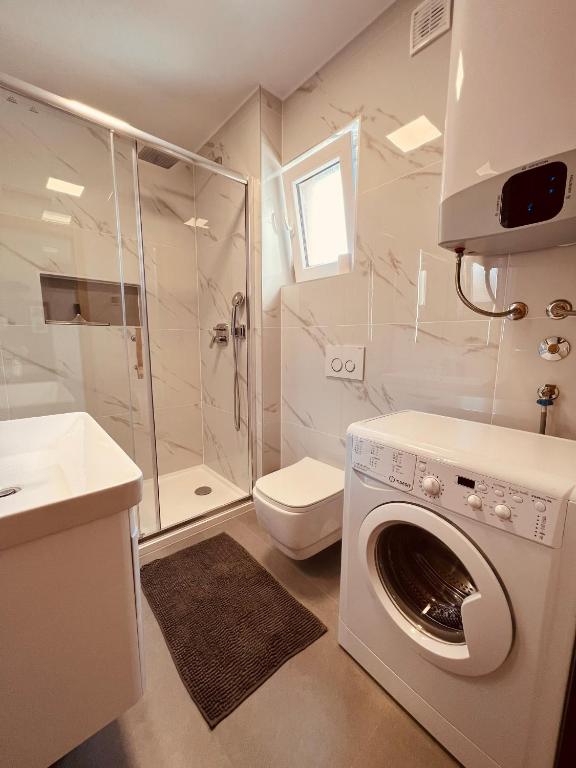 A bathroom at Apartman Bijeca - Medulin