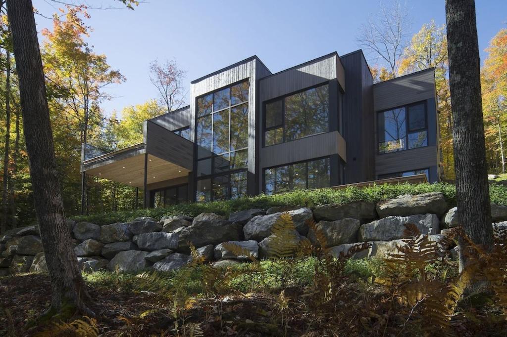Villa Contemporary and luxurious property on Lake Memphremagog