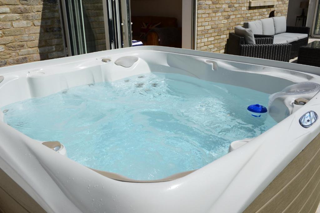 Rollestone New Forest (HOT TUB), Salisbury – Updated 2024 Prices