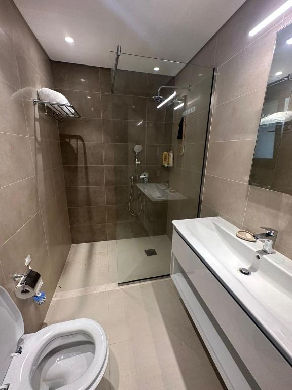 Koupelna v ubytování Hawana Salalah luxury 1BR TH with private pool