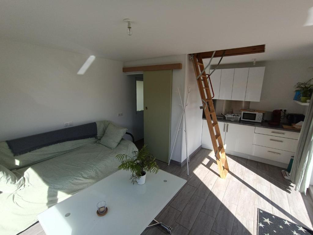 Kuchyňa alebo kuchynka v ubytovaní Gîte au calme en Normandie, Forêt de Lyons