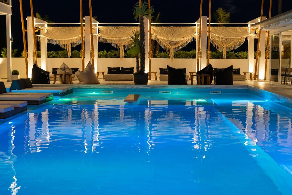 Bazén v ubytování Avaton Luxury Resort and Spa Access the Enigma - Adults Only & Kids 14 Plus- nebo v jeho okolí