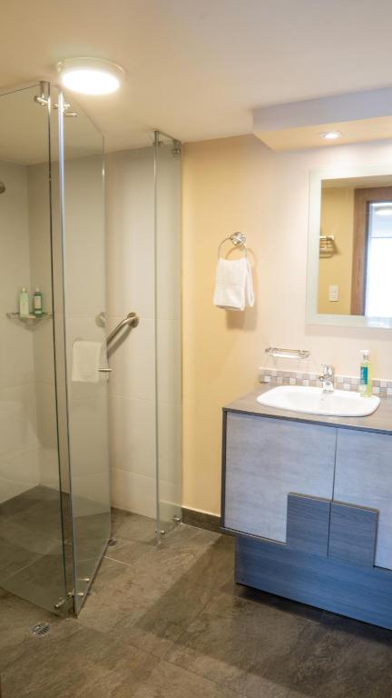 Koupelna v ubytování Fenix Hotel