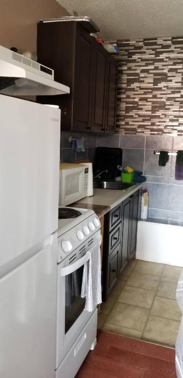 Kuchyň nebo kuchyňský kout v ubytování Southview Motel