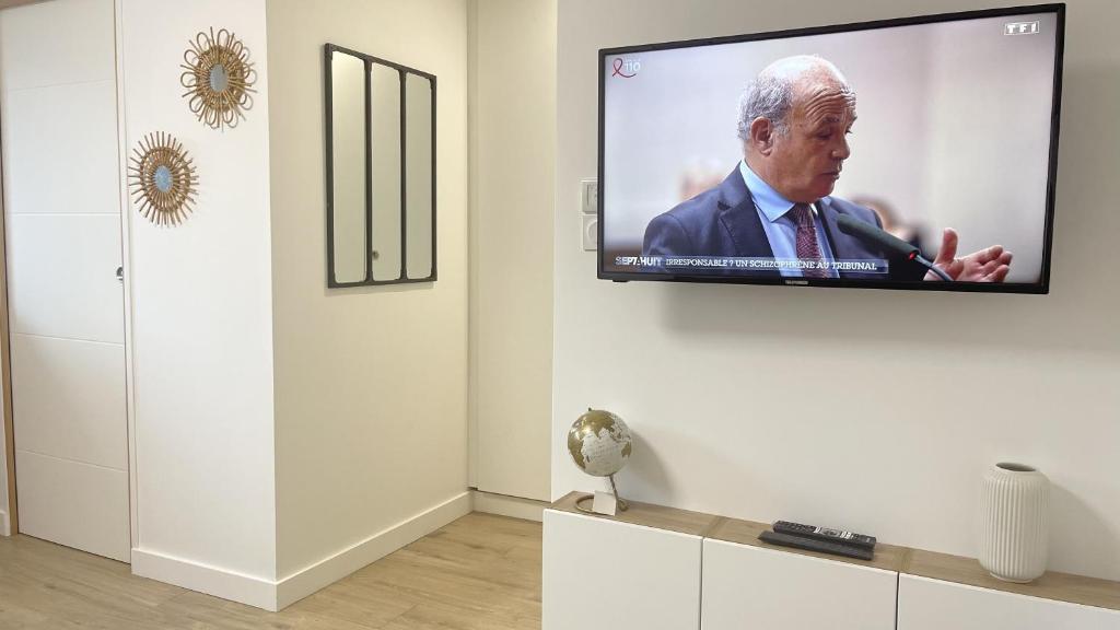 TV a/nebo společenská místnost v ubytování L'innovalé - Inria / Naver Labs