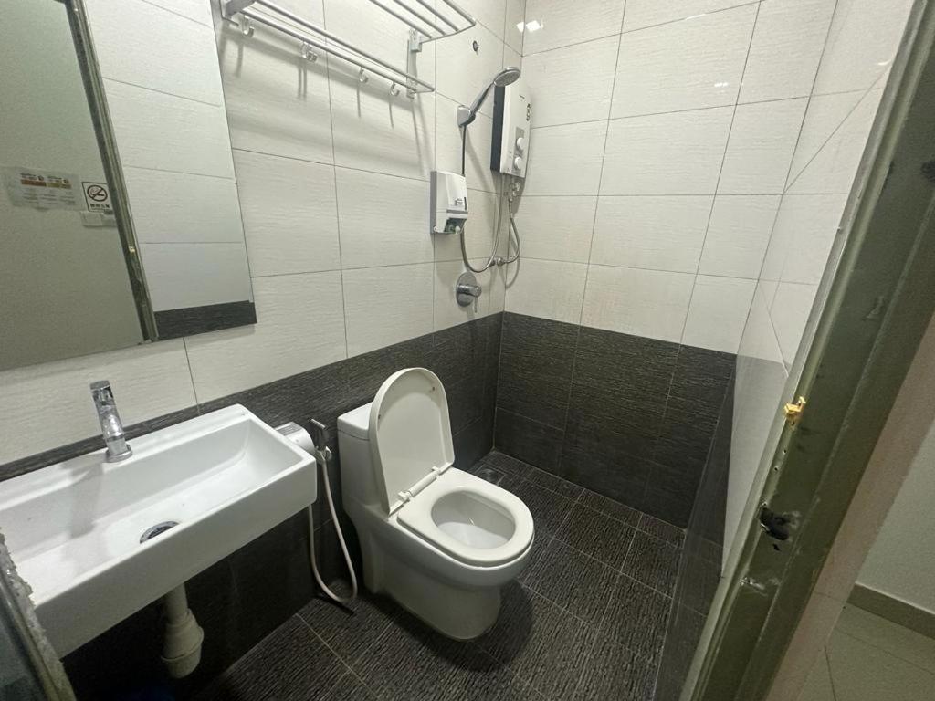 One Point Hotel Airport (Kuching), Kuching (updated prices 2024)