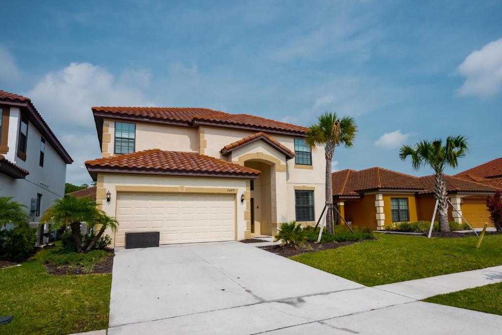 New Home 6 Bedroom House Veranda Palms Resort, Kissimmee, FL