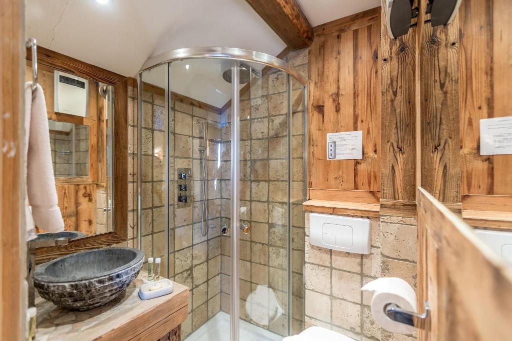 Koupelna v ubytování Hôtel Les Cimes