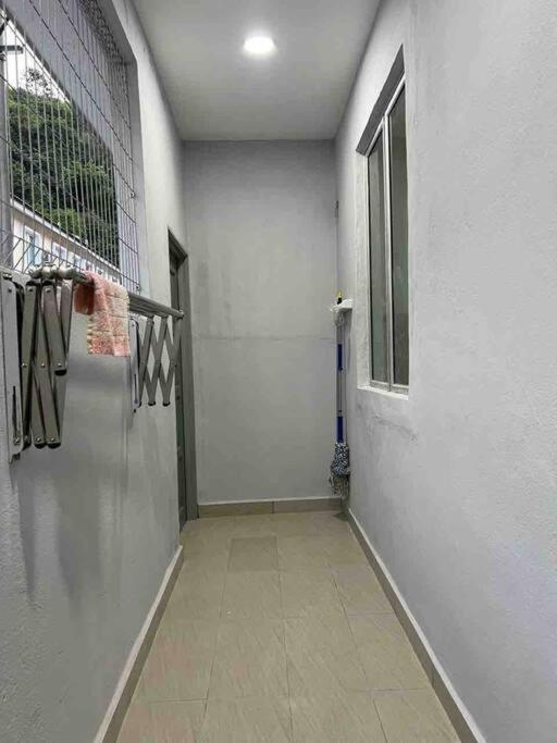 Fotografie z fotogalerie ubytování NEW! Naiz Crib 4 Bedroom at Kepayang Heights v destinaci Seremban