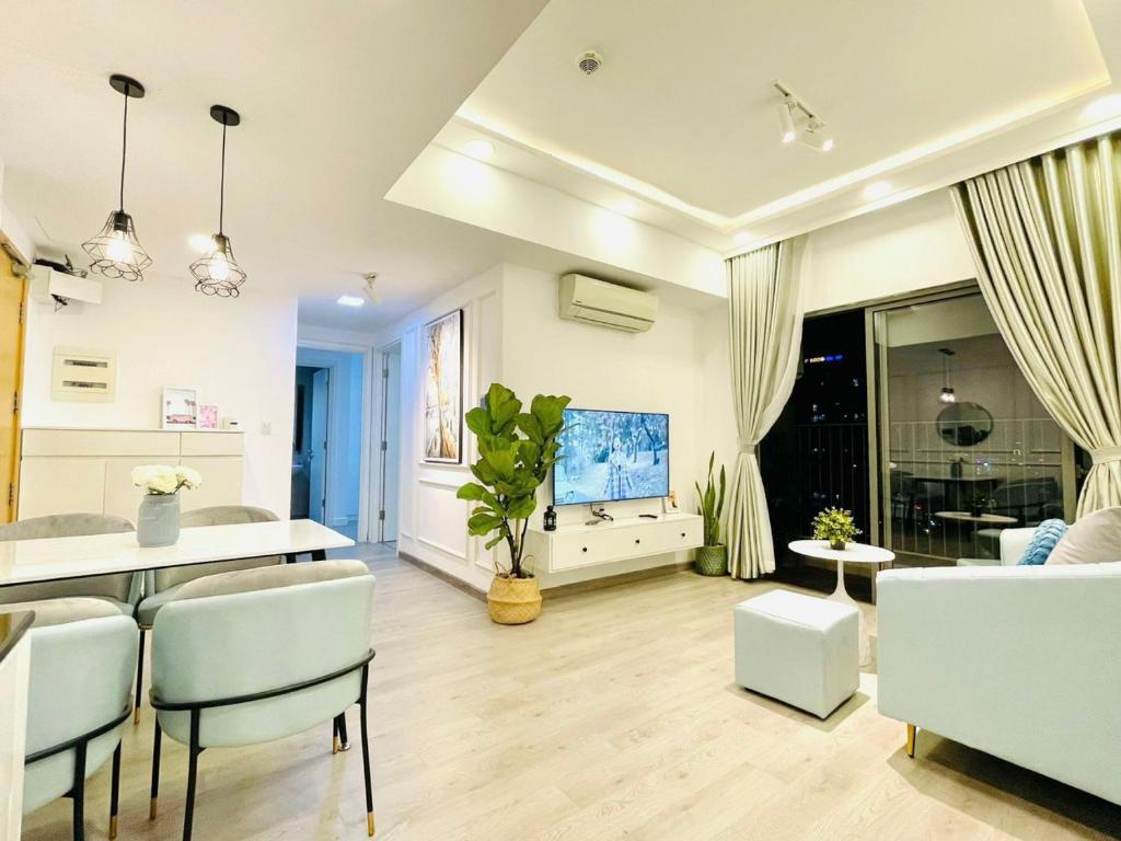ambiHOME 2BR 2WC in Masteri Thao Dien District 2, Ho Chi Minh City