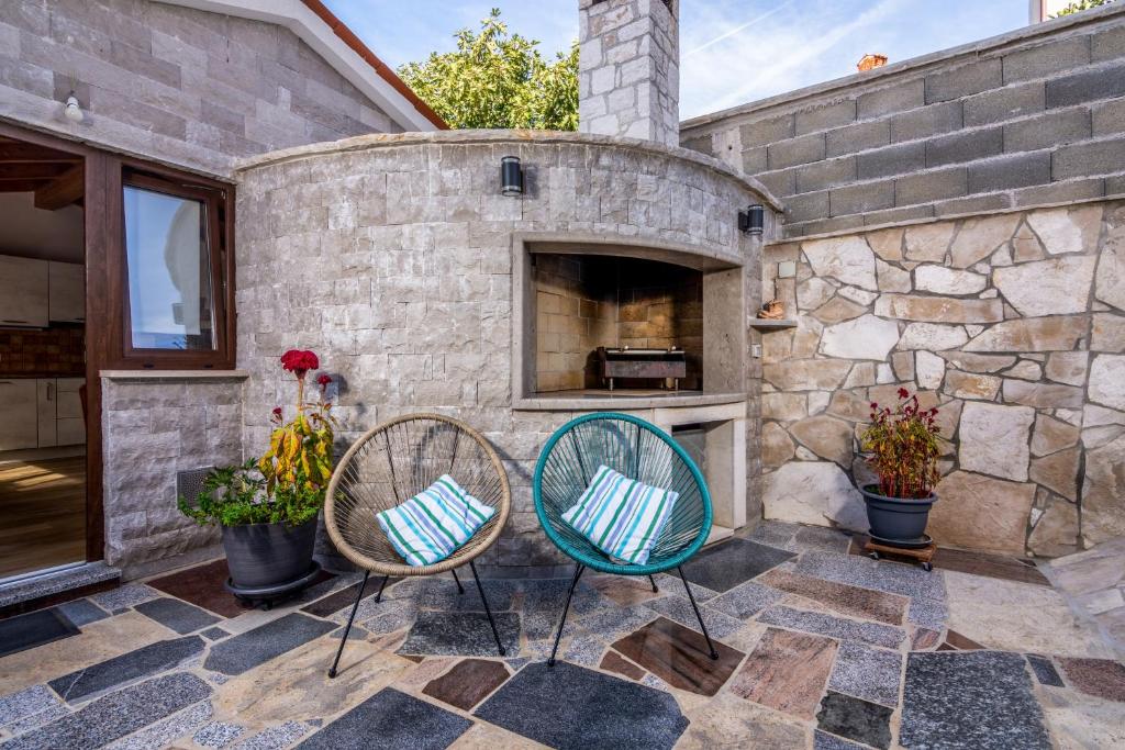 Patio nebo venkovní prostory v ubytování Apartment Medulin 2274a