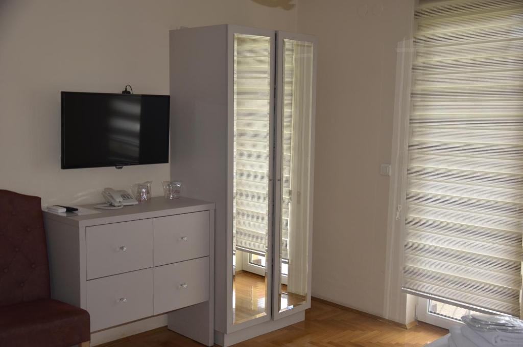TV a/nebo společenská místnost v ubytování Hotel Drina Premium