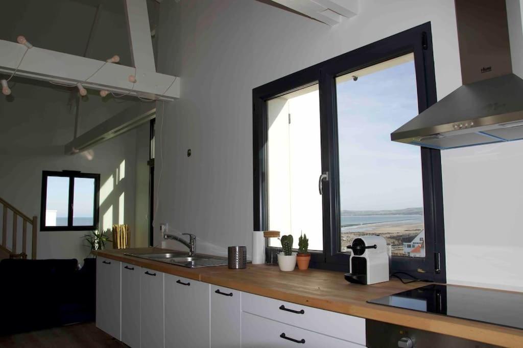 Kuchyň nebo kuchyňský kout v ubytování Villa vue exceptionnelle sur le Cap Gris-Nez