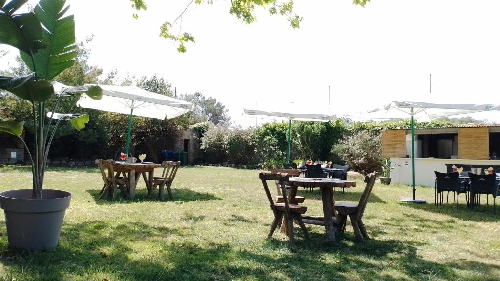 Κήπος έξω από το Casa rural El refugi platja d'aro 4