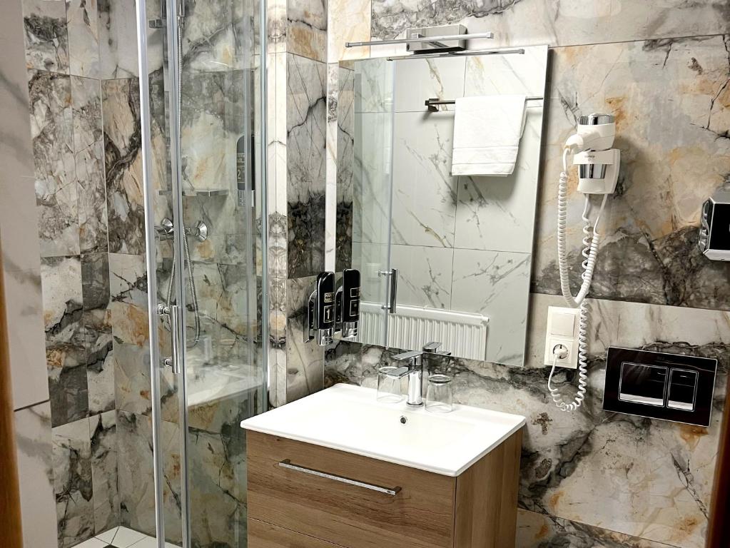 Koupelna v ubytování Hotel Gundl Alm
