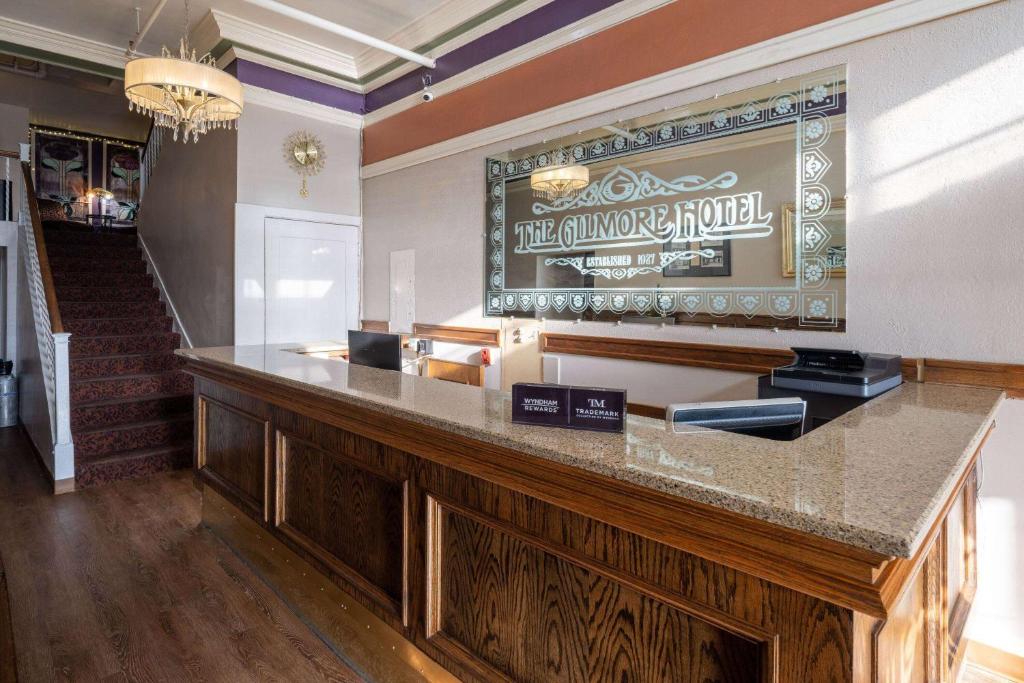Lounge nebo bar v ubytování Gilmore Hotel, Trademark Collection by Wyndham