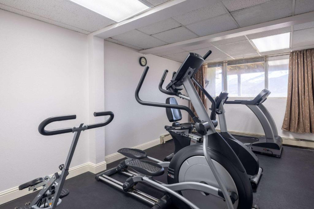 Fitness centrum a/nebo fitness zařízení v ubytování Ramada by Wyndham Juneau
