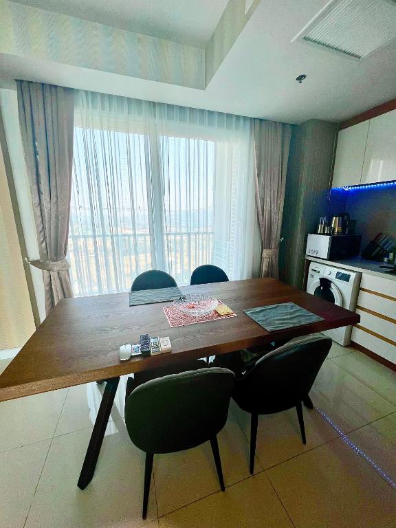 TV a/nebo společenská místnost v ubytování LuxSL LuxuryStyleofLife 4
