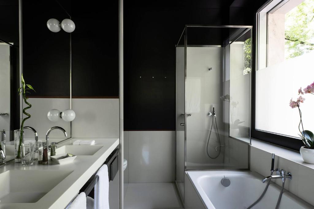 The Hotel Lucerne, Autograph Collection - Resim 27