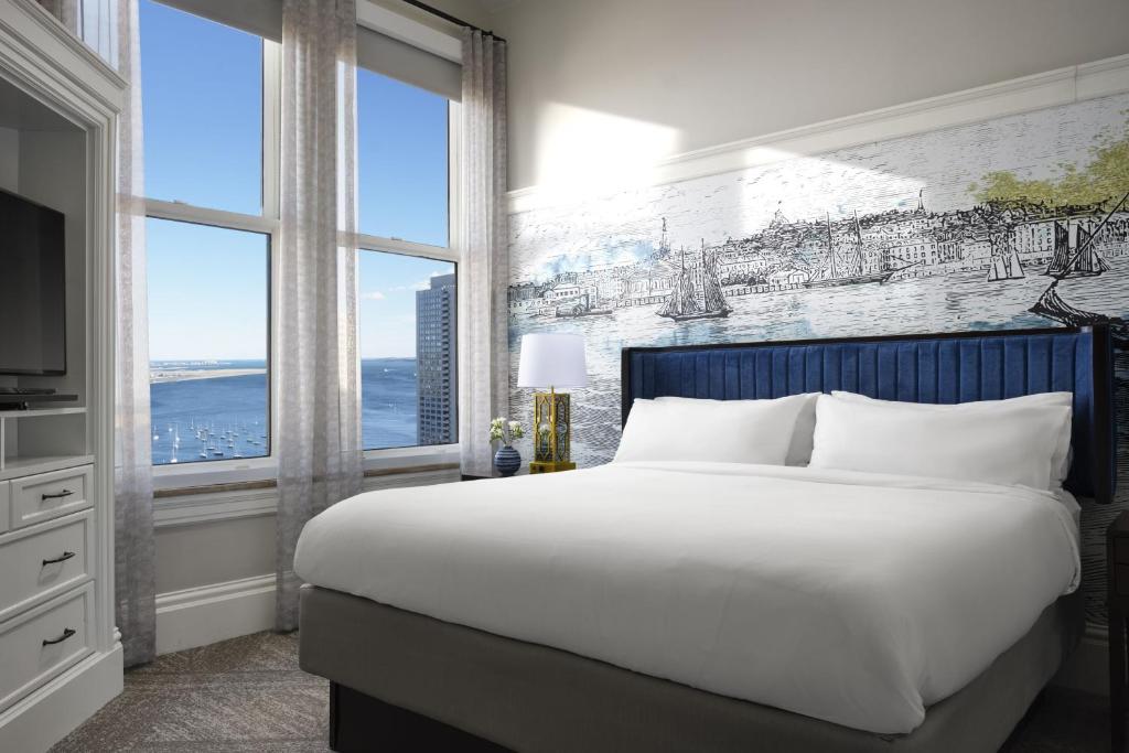 Postel nebo postele na pokoji v ubytování Marriott Vacation Club® at Custom House, Boston  