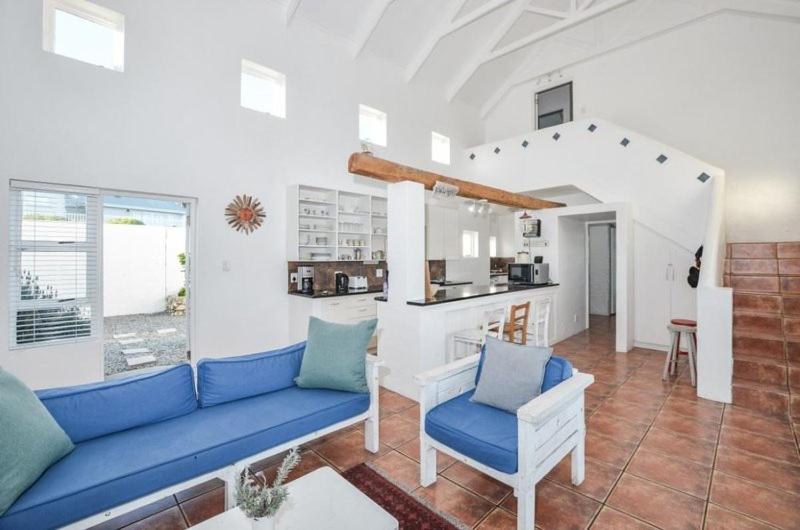 Whale Tale Beach House, Yzerfontein (updated prices 2024)