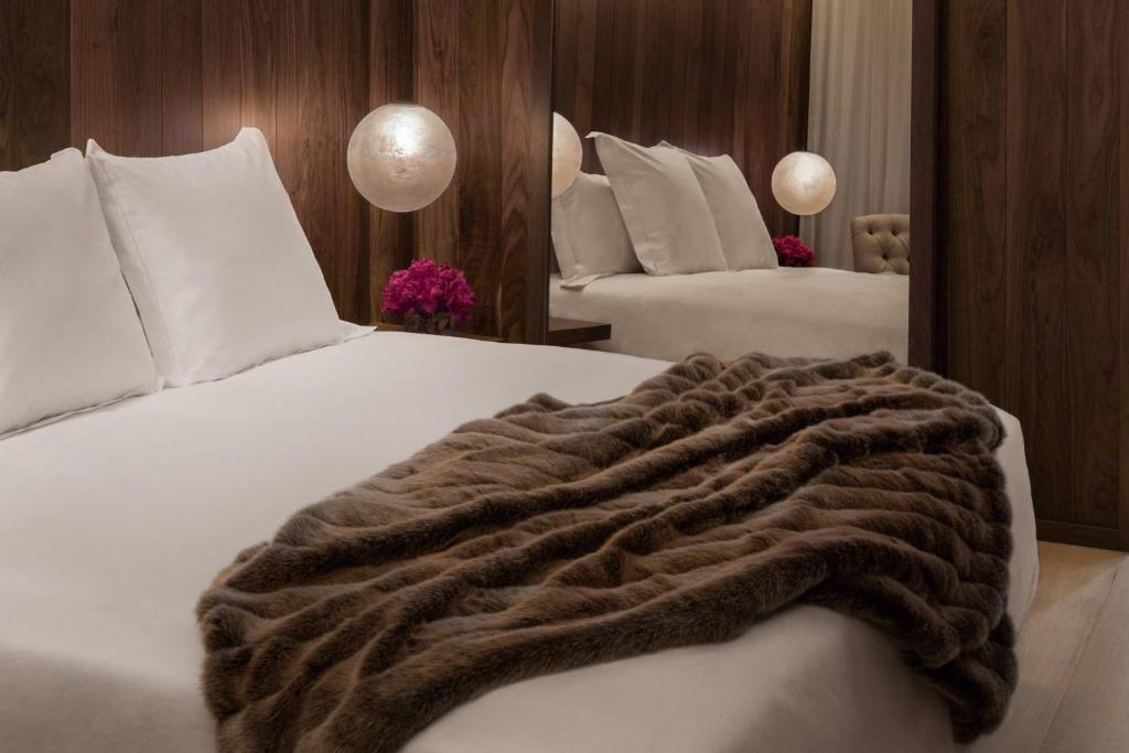 The London EDITION - Family Suite, 2 Room Suite, Bedroom 1: 1 King, Bedroom 2: 1 King
