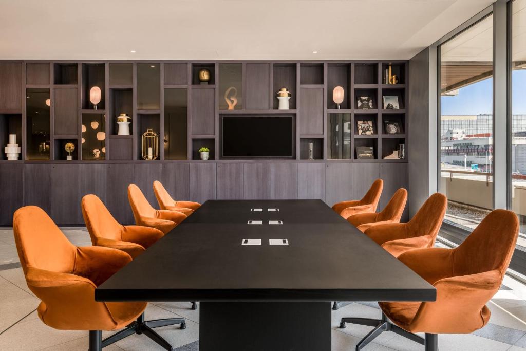 Sheraton Frankfurt Airport Hotel & Conference Center - Resim 13