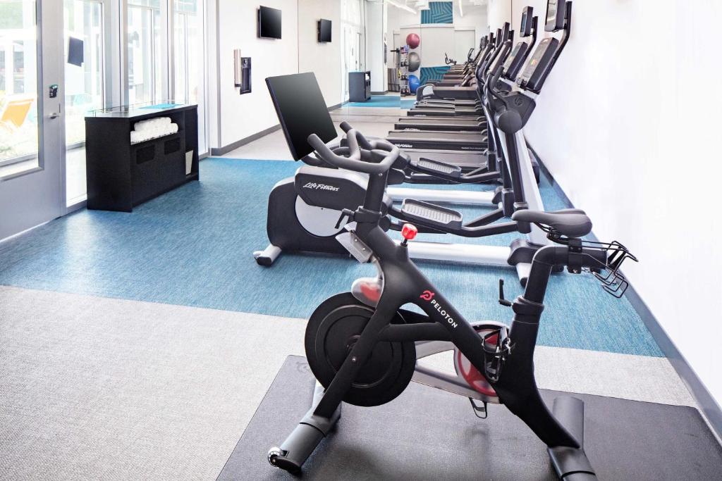 Fitness centrum a/nebo fitness zařízení v ubytování Aloft Tempe