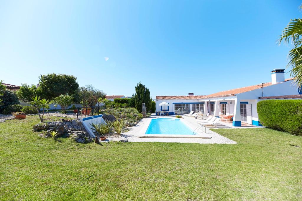 Swimmingpoolen hos eller tæt på Ocean Whisper