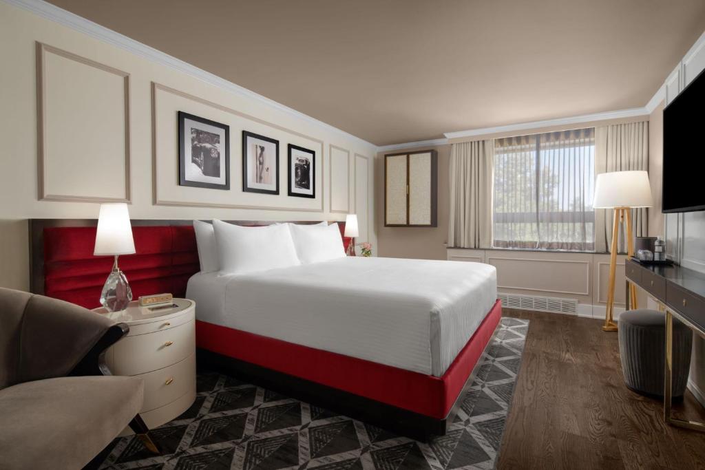 The Drake Oak Brook, Autograph Collection - 